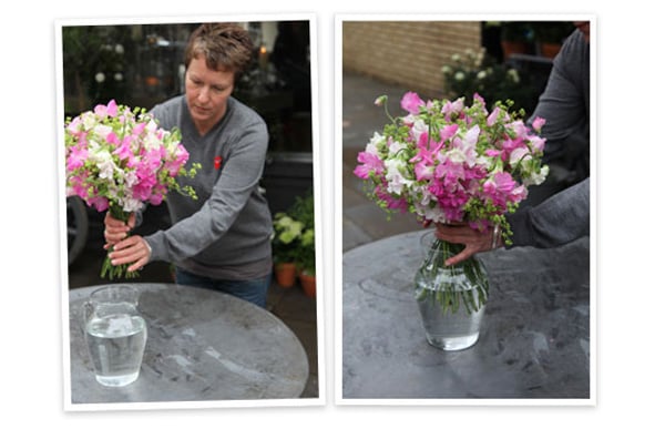 Cách cắm hoa để bàn 24