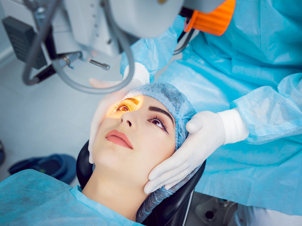 Phẫu thuật mắt cận theo phương pháp nào là tối ưu?