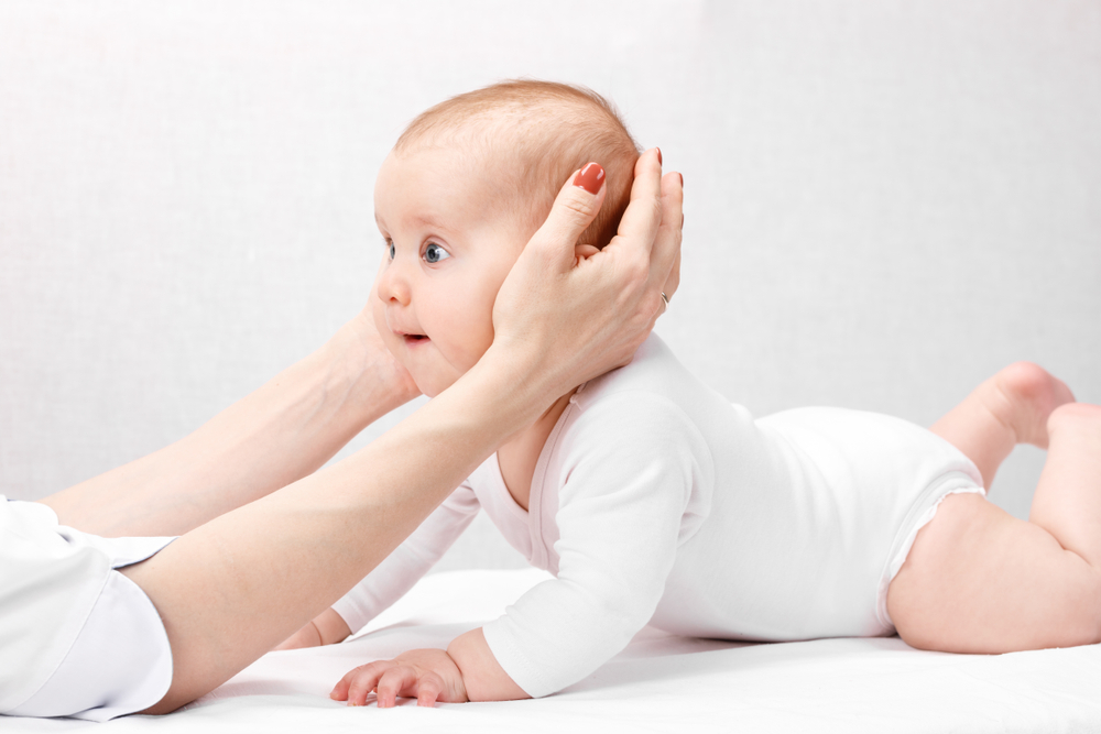 Thóp trẻ sơ sinh bị lõm có sao không? Nguyên nhân và cách khắc phục
