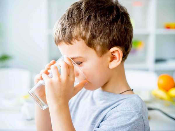Cách xử lý khi trẻ bị sốt tái đi tái lại.
