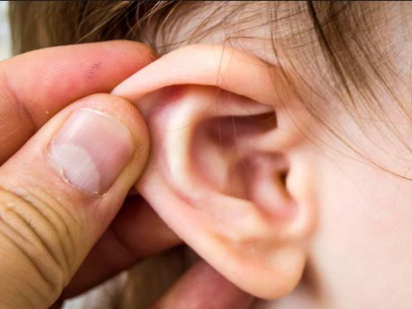 8 biện pháp đơn giản giúp giảm đau, chữa dứt viêm tai giữa ở trẻ em