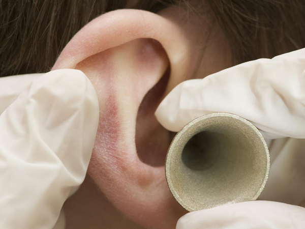 Viêm tai giữa ở trẻ em có nguy hiểm không?