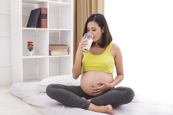 uống sữa bầu khi mang thai 2