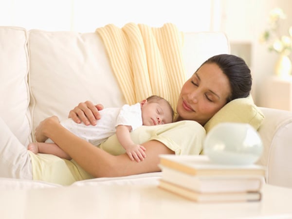 Bị ngứa sau sinh, nguyên nhân và cách điều trị an toàn cho sản phụ