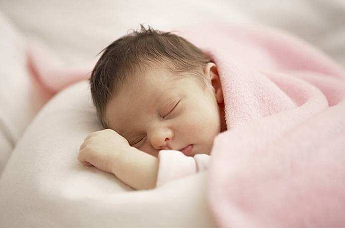 làm sao để trẻ sơ sinh ngủ ngon