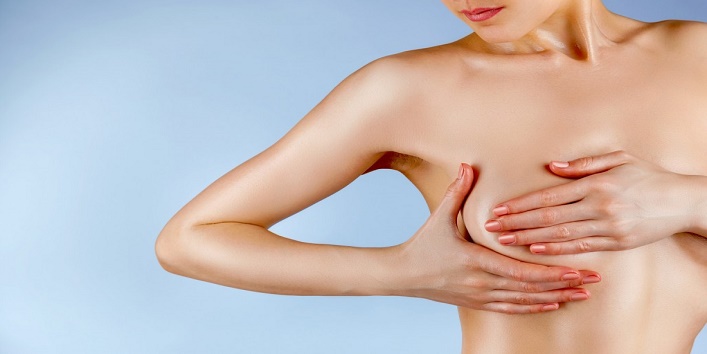 Cách làm săn chắc vòng 1 sau sinh: Massage ngực
