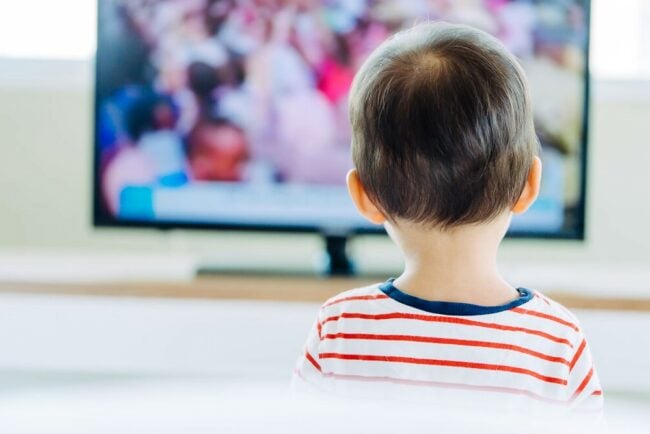 13 tác hại của xem tivi đối với trẻ em cha mẹ cần biết sớm