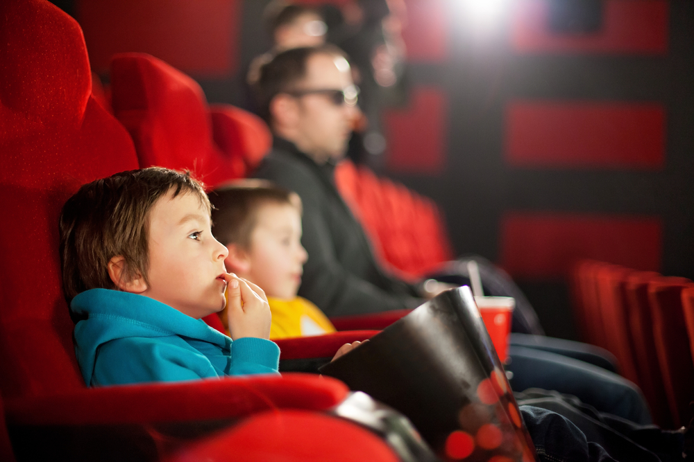 trẻ em mấy tuổi được vào rạp chiếu phim