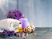 Những cách dùng tinh dầu oải hương cực hay cho mẹ và bé