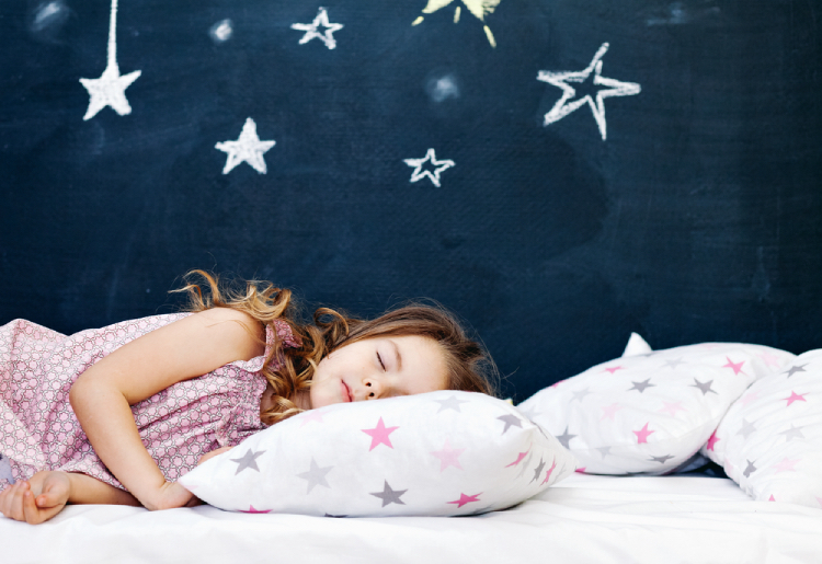 rèn luyện thói quen ngủ đúng giờ cho trẻ