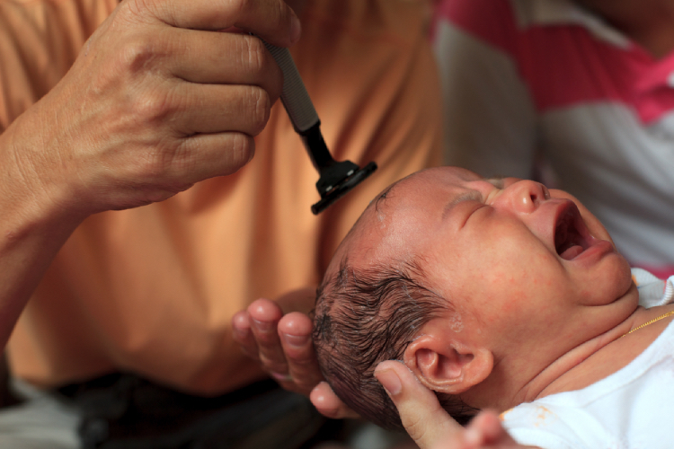 Hướng dẫn cách chăm sóc tóc trẻ em theo từng giai đoạn  Nhà thuốc FPT Long  Châu