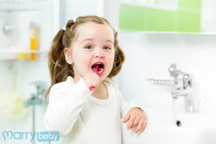 Chọn kem đánh răng cho bé: Đơn giản nhưng dễ sai