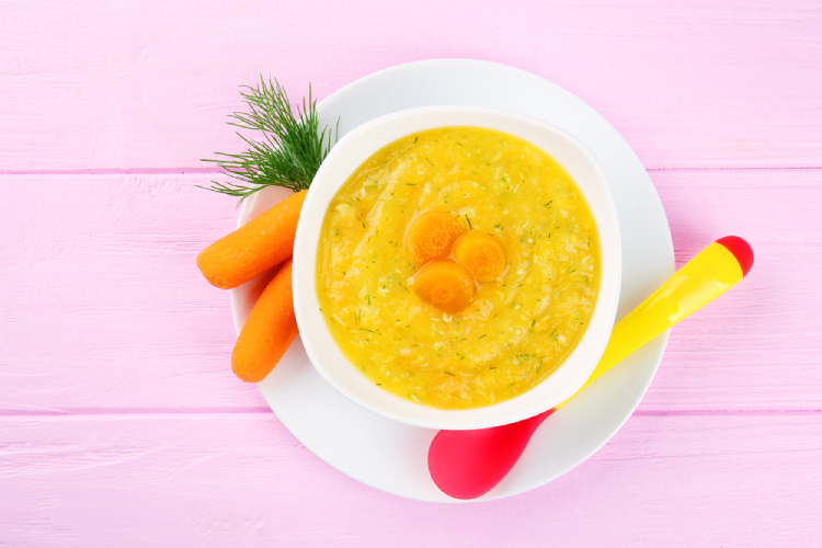 cho trẻ ăn cà rốt nấu súp