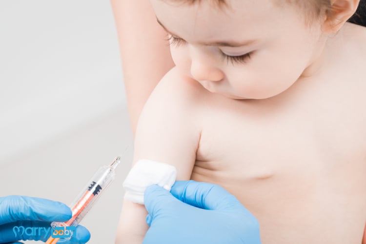 tiêm vắc xin cho trẻ ngừa bệnh