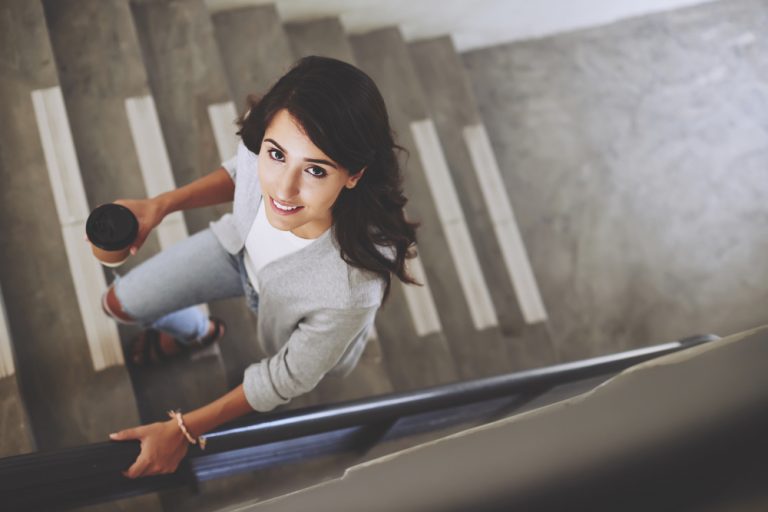6 điều cần nhớ khi leo cầu thang sau sinh mổ