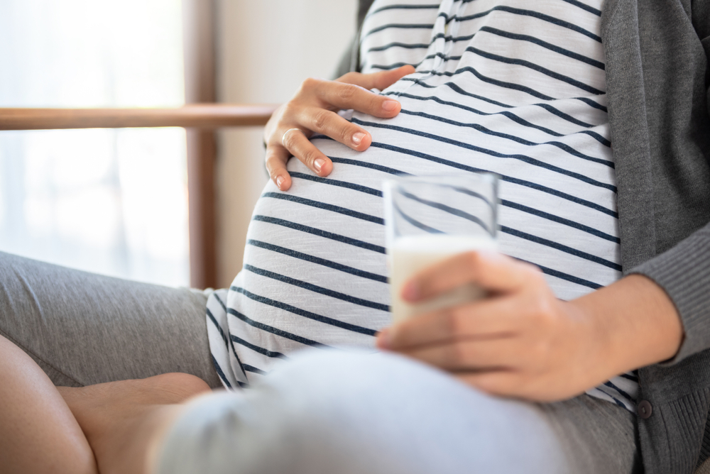 Bà bầu uống sữa đậu nành được không, lợi hay hại cho thai kỳ?
