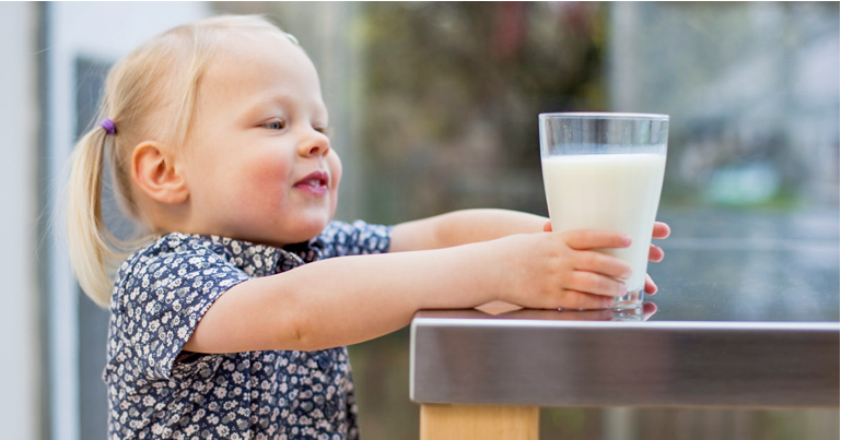 Cách làm sữa hạnh nhân cho bé