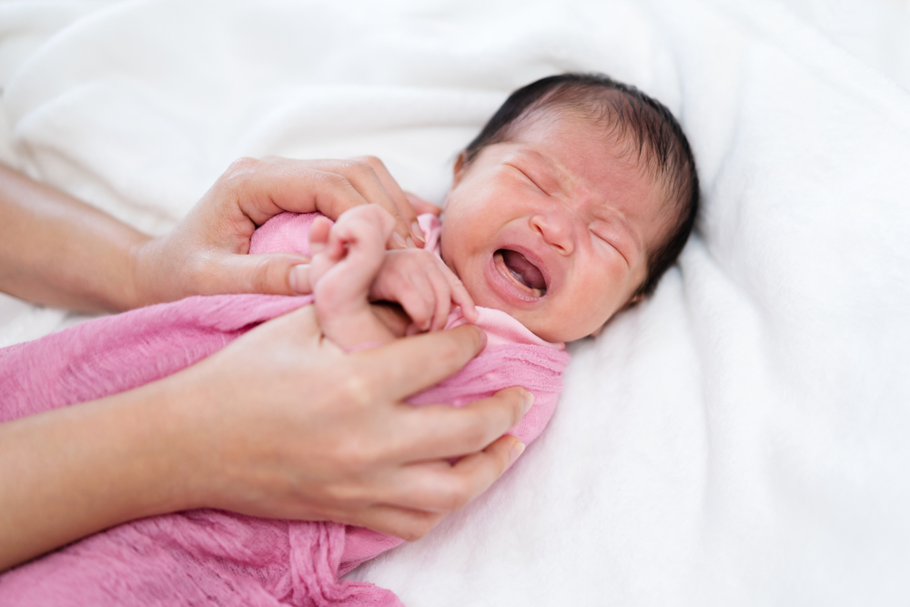 Trẻ sơ sinh không đi tiểu được phải làm sao? Cách khắc phục