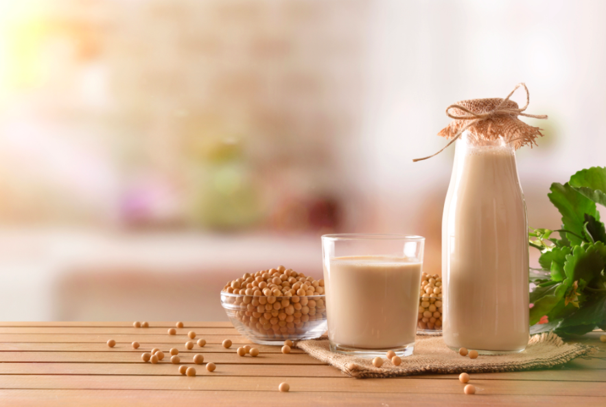 uống sữa đậu nành giúp tăng kích thước vòng 1