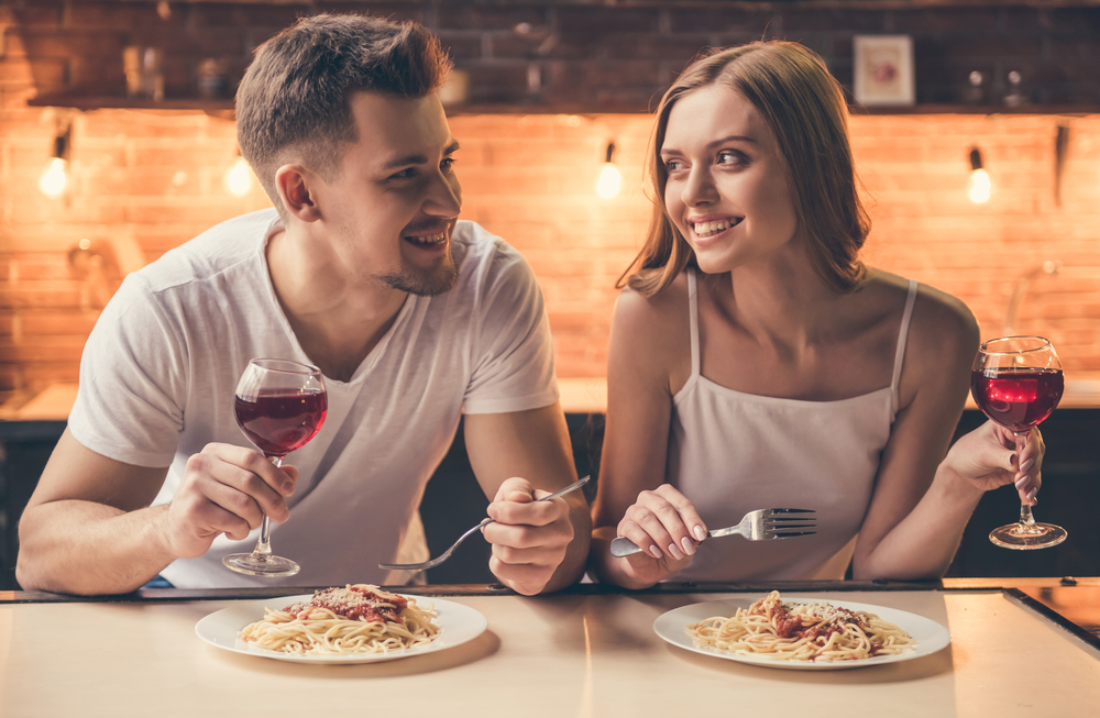 cách làm cho chồng ham muốn bằng bữa tối lãng mạn