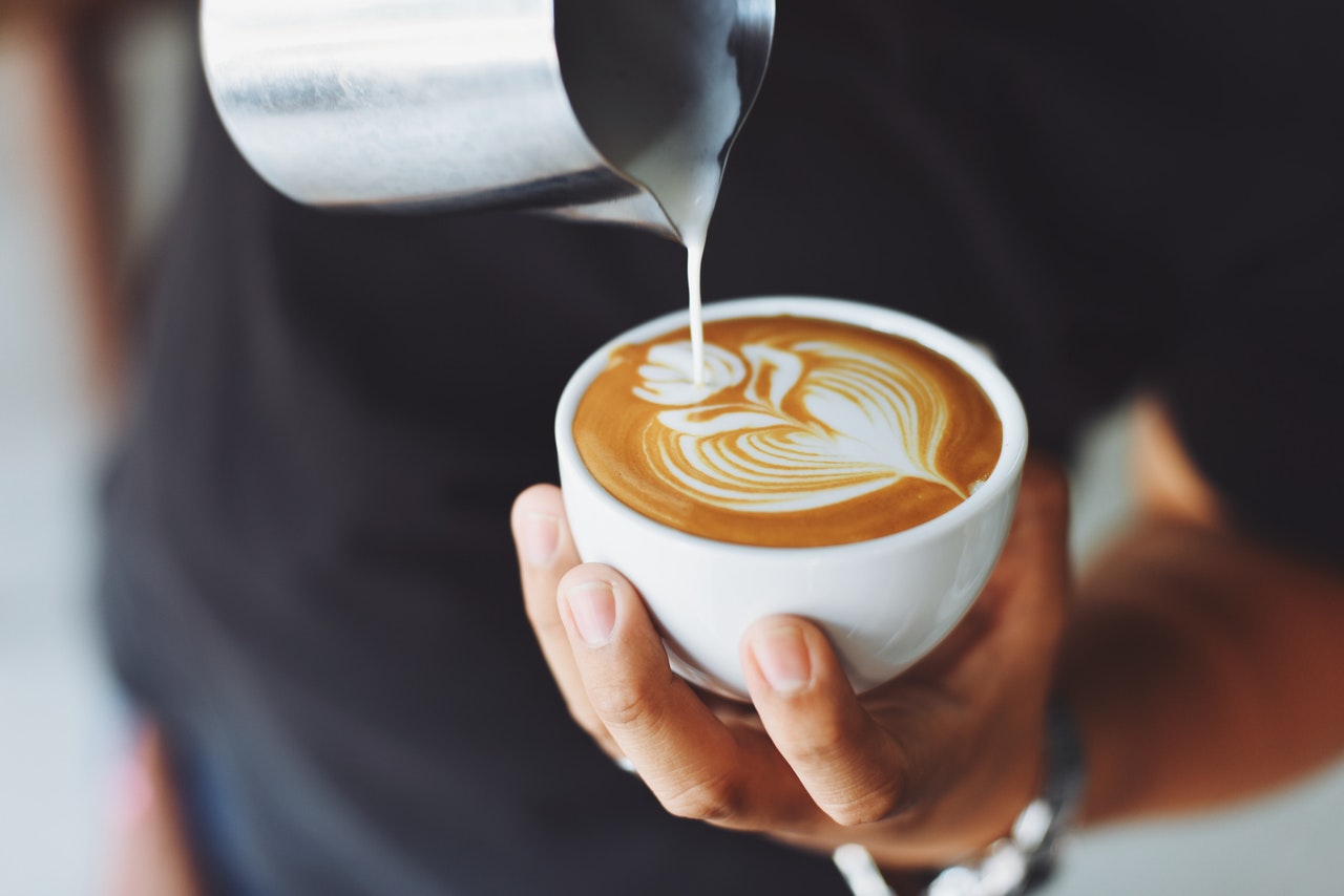 Sữa đặc có đường thường dùng trong pha chế cà phê 
