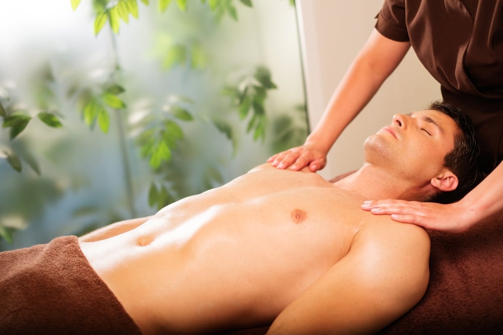 thở nhịp nhàng trong suốt quá trình massage lingam 