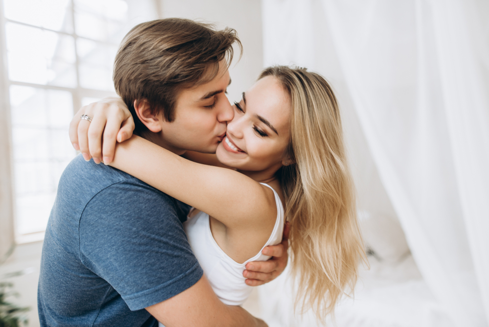 10 cách làm chồng yêu vợ hơn để hôn nhân ngọt lịm như ngày mới yêu