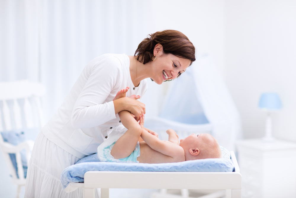 cách điều trị trẻ bú mẹ bị tiêu chảy tại nhà