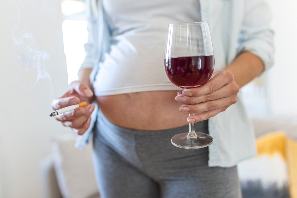 uống rượu và hút thuốc tăng nguy cơ sảy thai