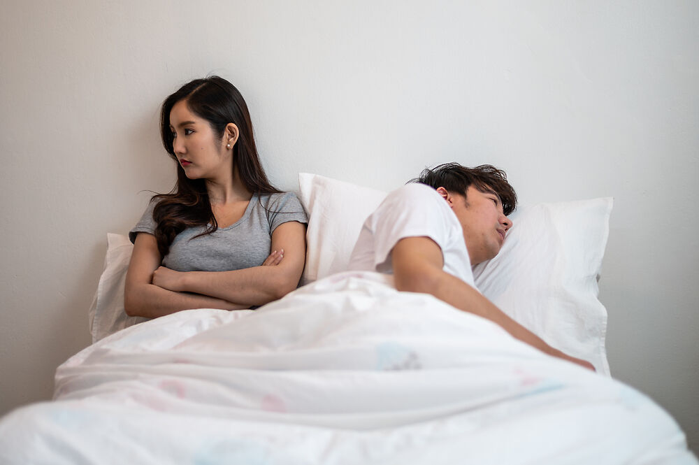 Vợ chồng giận nhau có nên ngủ riêng? Biết điều này để tránh rạn nứt!