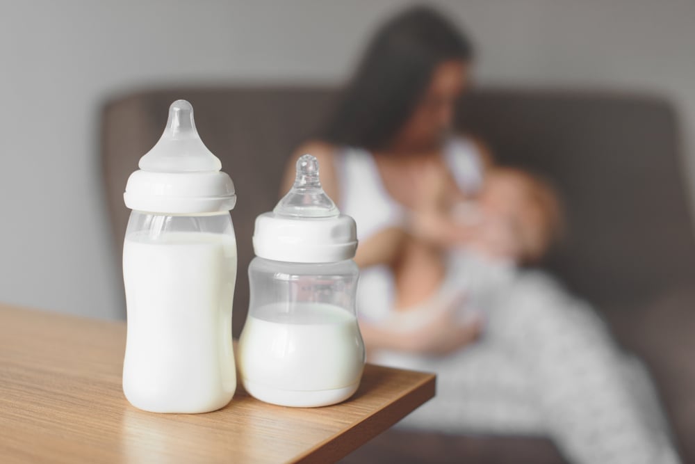 Sữa mẹ bị hôi thì làm sao? Cách làm sữa mẹ thơm