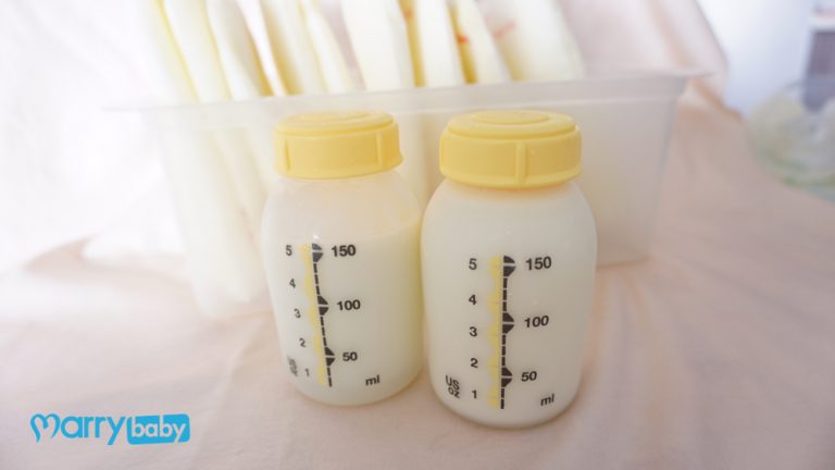 Sữa mẹ rã đông có mùi tanh: Mẹ nên biết những điều này trước khi cho con dùng