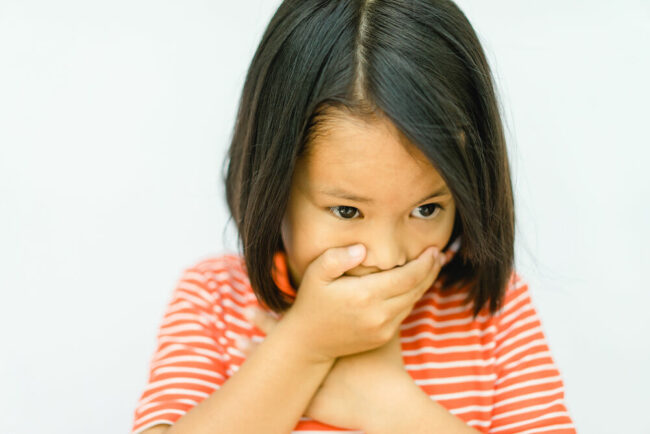 Trẻ 3 tuổi bị nôn nhiều không sốt, ăn vào là nôn: nguyên nhân, cách xử lý