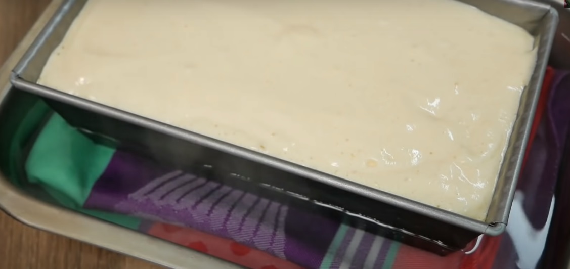 cách làm bánh bông lan flan: lớp bánh bông lan
