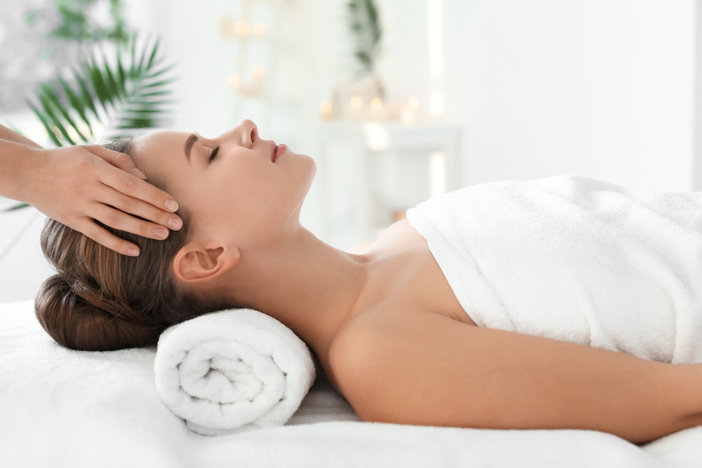 Những nghề lương cao mà ít stress: Nhân viên massage
