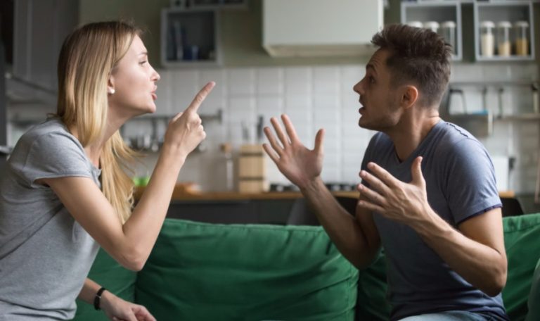 6 dấu hiệu vợ không tôn trọng chồng, hôn nhân chắc chắn khó bền vững