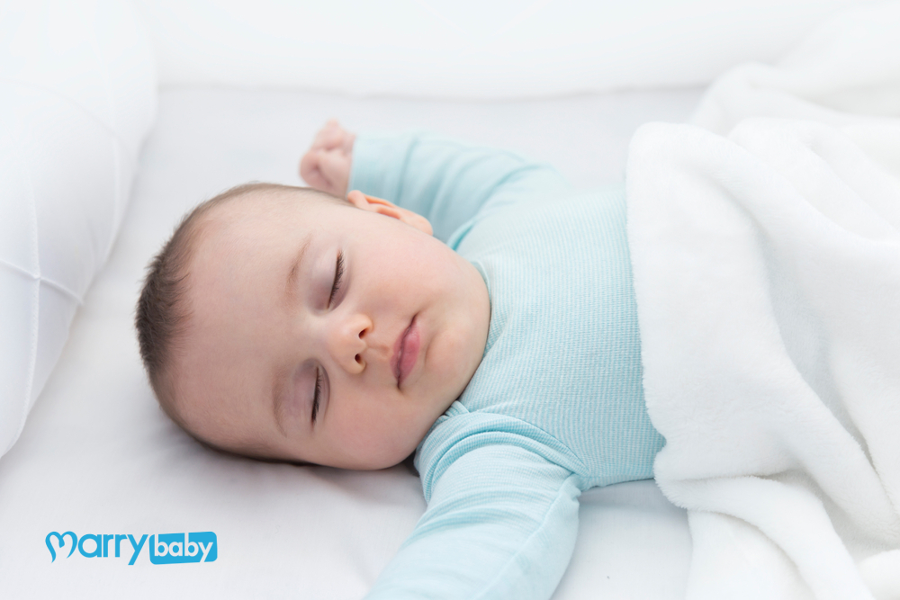 Trẻ 1 tuổi ngủ bao nhiêu tiếng một ngày thì tốt cho sức khỏe?