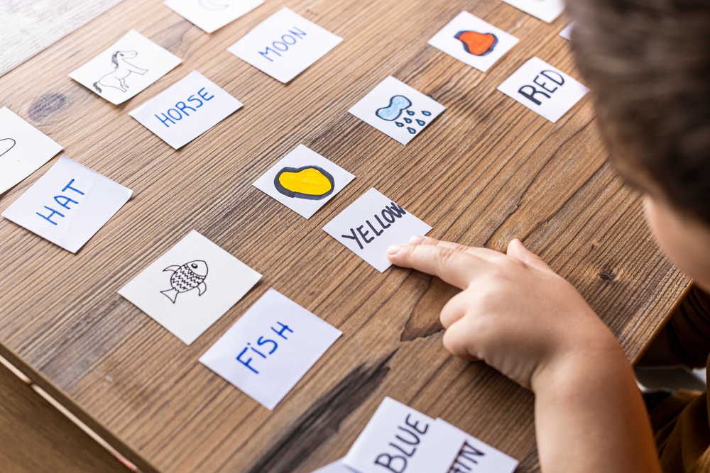 Trẻ em Mỹ học tiếng Anh như thế nào? Học đánh vần và đọc từ