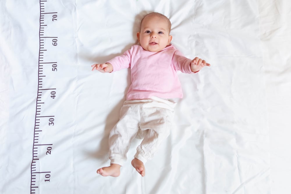 Chiều dài của trẻ sơ sinh theo tháng chuẩn WHO (2023)