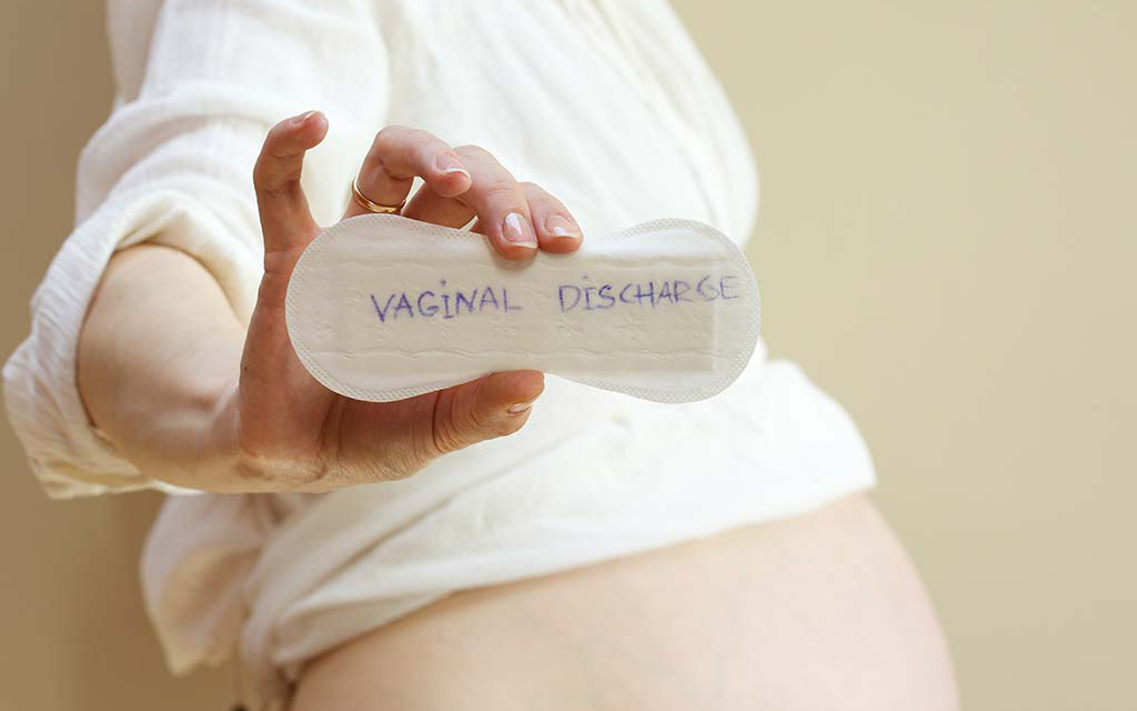 Ra nhiều huyết trắng khi mang thai có nguy hiểm không?