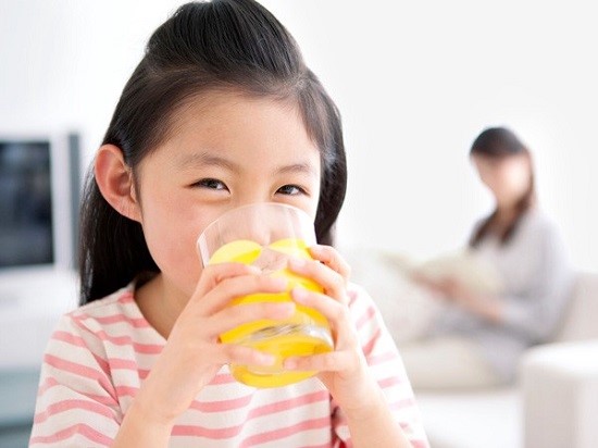 trẻ em có nên uống tinh bột nghệ?