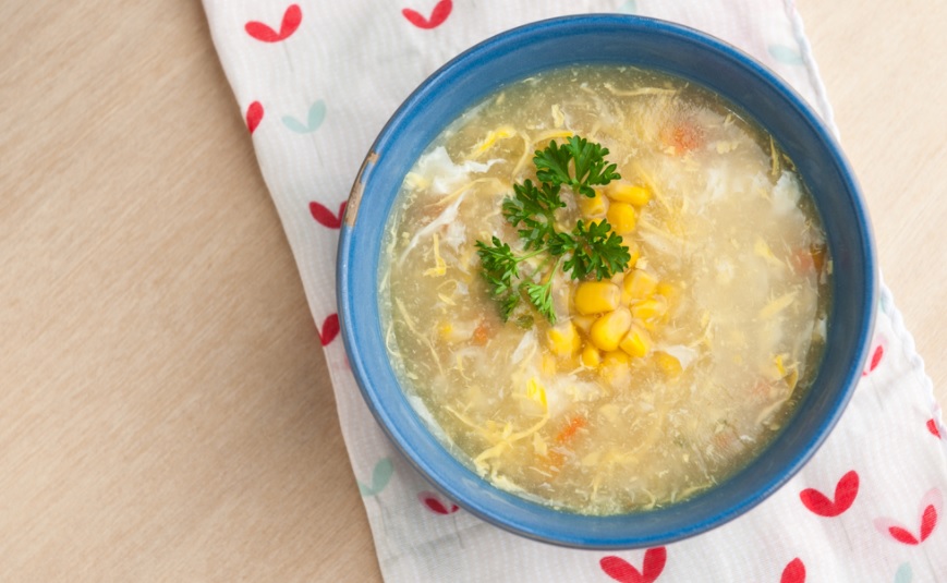 Cách nấu súp ngô cho bé: súp ngô gà