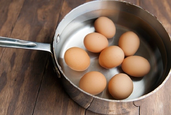 cách luộc trứng gà