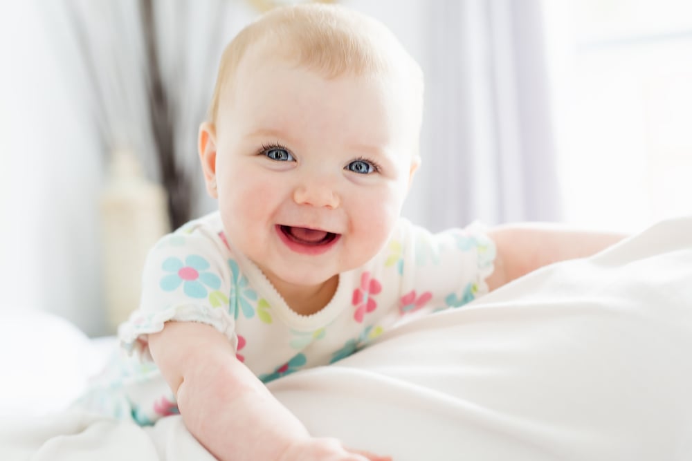 Một em bé 6 tháng tuổi có thể làm gì?  Cơ thể bé từ 6 tháng