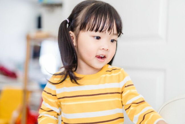 Bé 3 tuổi: Hiểu tâm lý và sự phát triển để dạy con nhàn tênh