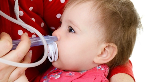 cách vệ sinh mũi cho trẻ sơ sinh