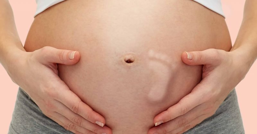 Mang thai tháng thứ 7 bé đạp nhiều, mẹ nên làm gì
