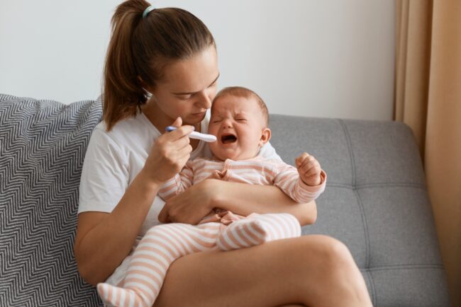 Cách hạ sốt cho trẻ sơ sinh 2 tháng tuổi hiệu quả, an toàn, tại nhà