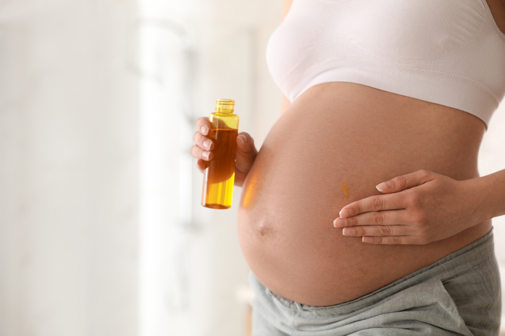 Dầu dưỡng có tác dụng ngăn ngừa các dấu hiệu bị rạn da khi mang thai xuất hiện
