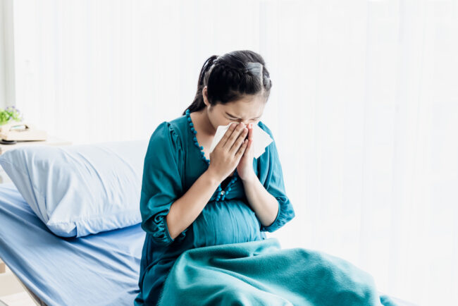 Top 5 nguyên nhân khiến bà bầu hắt hơi sổ mũi khi mang thai tháng cuối